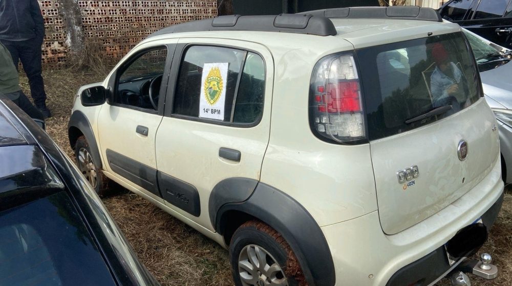 Polícia Militar recupera veículo roubado abandonado em área rural Imagem referente a Polícia Militar recupera veículo roubado abandonado em área rural