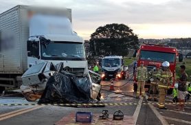 Gravíssimo acidente deixa três mortos e interdita BR-277
