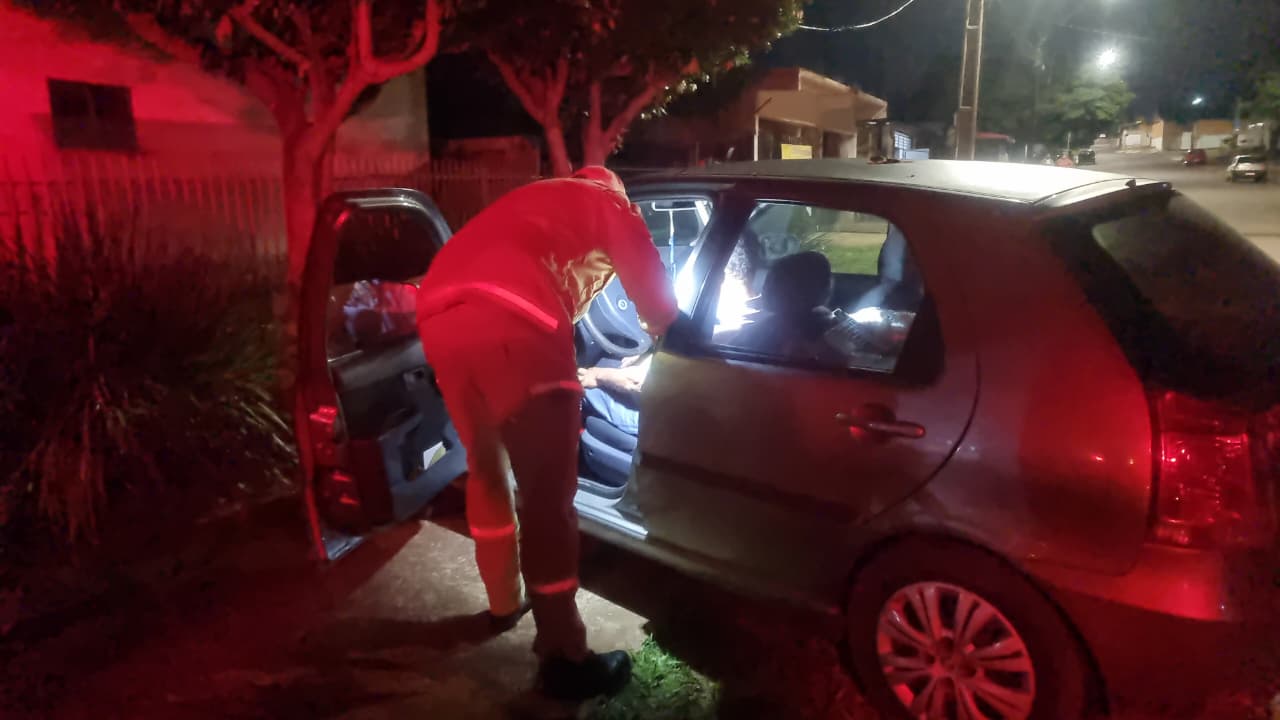 Acidente entre Palio e Cronos deixa motorista ferido no Interlagos