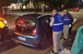 Mulher fica ferida após colisão entre carros no Bairro Parque São Paulo em Cascavel Mulher fica ferida após colisão entre carros no Bairro Parque São Paulo em Cascavel