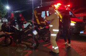 Colisão entre motos deixa mulher ferida no Bairro Canadá, em Cascavel Colisão entre motos deixa mulher ferida no Bairro Canadá, em Cascavel