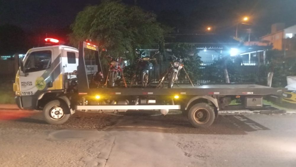 PM apreende motos com débitos antigos durante fiscalização no Bairro Pacaembu Imagem referente a PM apreende motos com débitos antigos durante fiscalização no Bairro Pacaembu