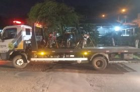 PM apreende motos com débitos antigos durante fiscalização no Bairro Pacaembu PM apreende motos com débitos antigos durante fiscalização no Bairro Pacaembu
