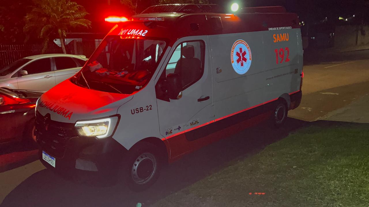 Mulher de 58 anos cai de escada no bairro Cataratas e é socorrida pelo SAMU