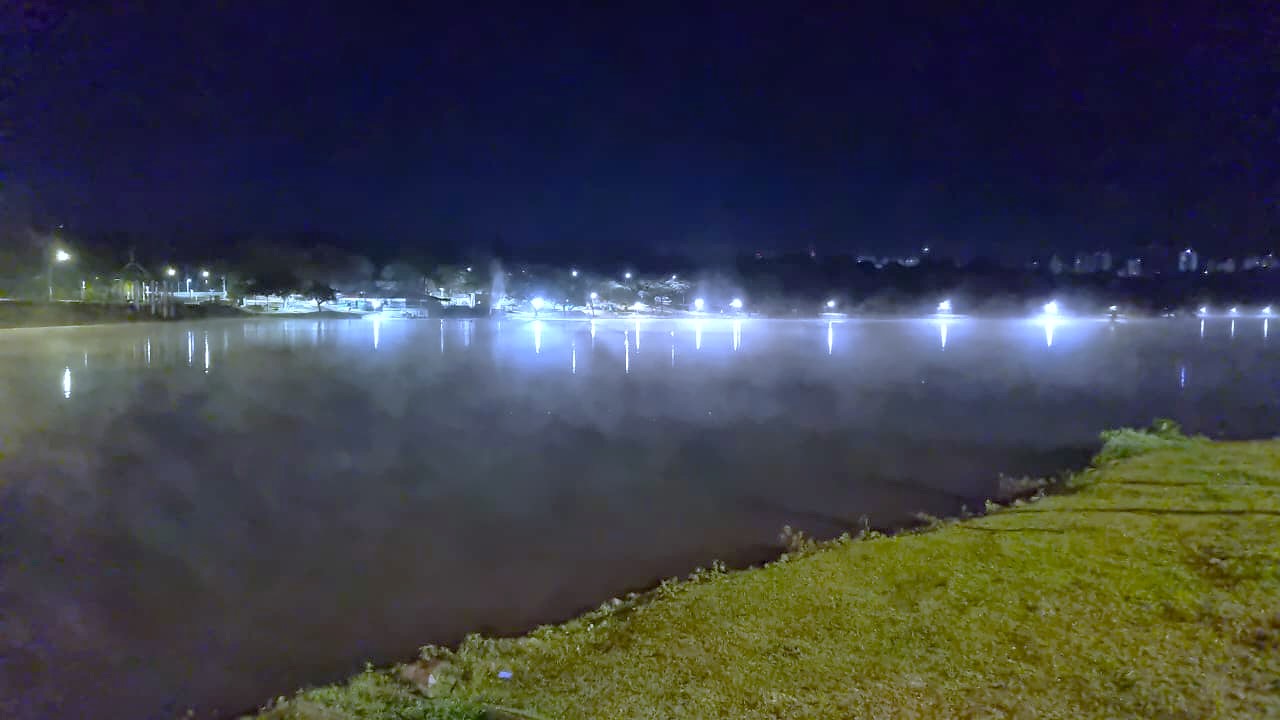 Frio de 6°C e neblina marcam o amanhecer em Cascavel; até as capivaras sumiram do Lago