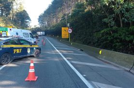 Motociclista morre após ser atropelado por carreta na BR-376