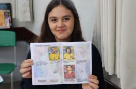Saiba como álbum de figurinha da Copa do Mundo está auxiliando ensino em escola municipal de Cascavel