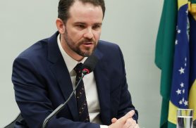 Durigan critica PEC que dá autonomia ao BC por criar “novo Poder"