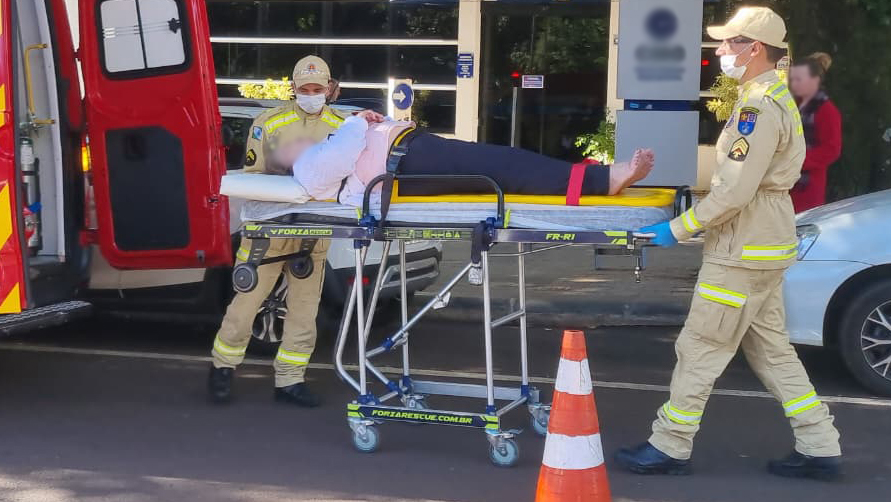 Idosa de 81 anos fica ferida após queda no Centro de Cascavel