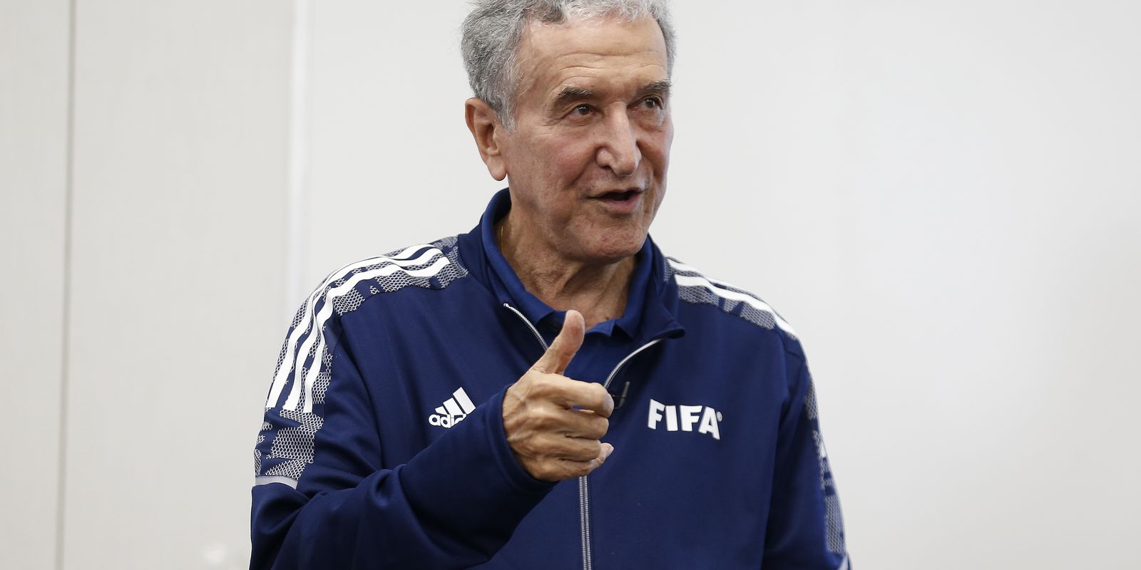 Imagem relativa a Técnico do tetra, Carlos Alberto Parreira é internado no Rio