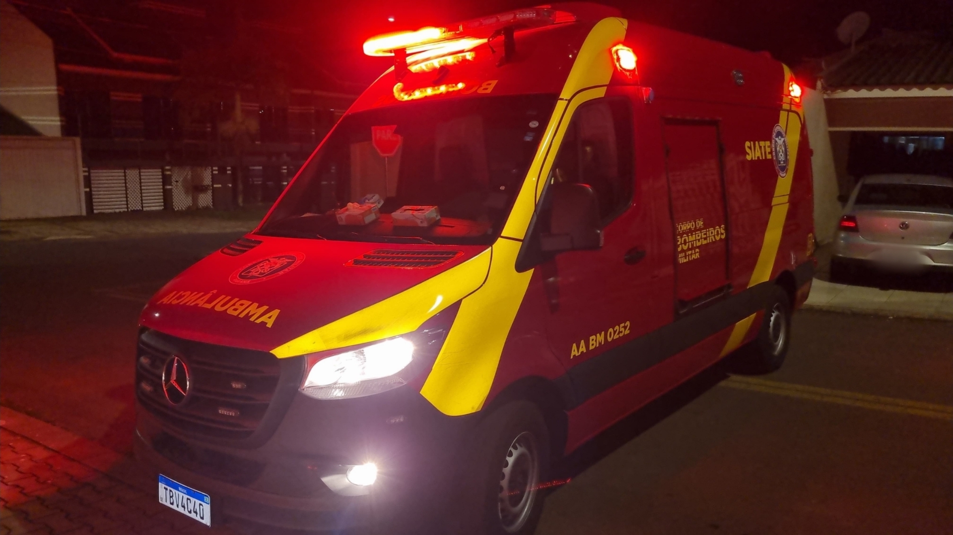 Mulher sofre queda ao tentar ir ao banheiro e é socorrida pelo Siate no Santa Felicidade