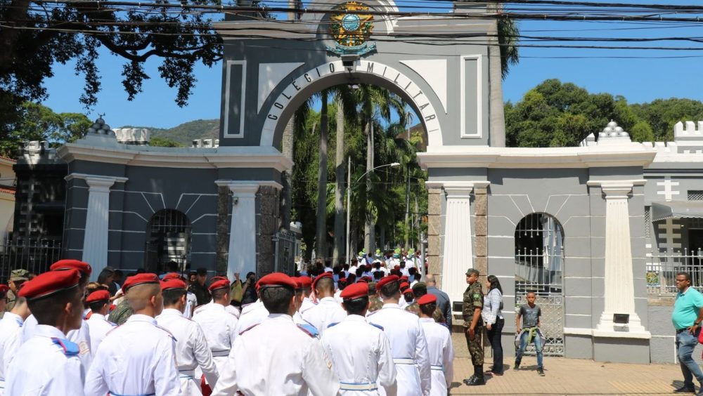 MPF pede que Colégio Militar do Rio suspenda concurso para professor Imagem referente a MPF pede que Colégio Militar do Rio suspenda concurso para professor