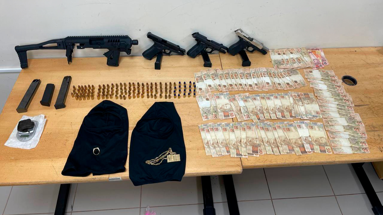 BPFRON prende cinco pessoas e apreende armas, munições e drogas em operação integrada em Foz do Iguaçu