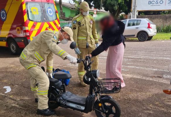Jovem cai de patinete elétrico e fica ferida em Cascavel Jovem cai de patinete elétrico e fica ferida em Cascavel