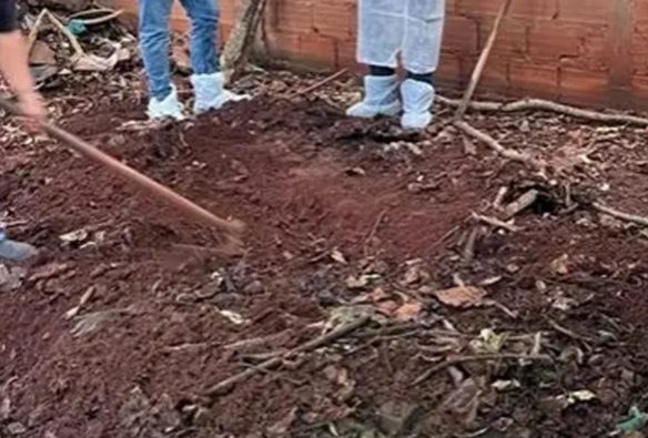 Filho é preso suspeito de matar, esquartejar e enterrar pai no quintal na Bahia