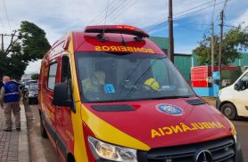 Realizando manutenção em telhado, homem sofre queda e é socorrido pelo Siate