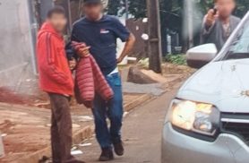 Homem com mandado de prisão por roubo qualificado é preso no Bairro Interlagos, em Cascavel