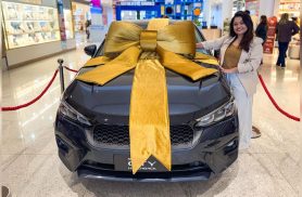 “Já chorei muito de tristeza; agora chorei de felicidade”: mãe ganha carro do Shopping Catuaí