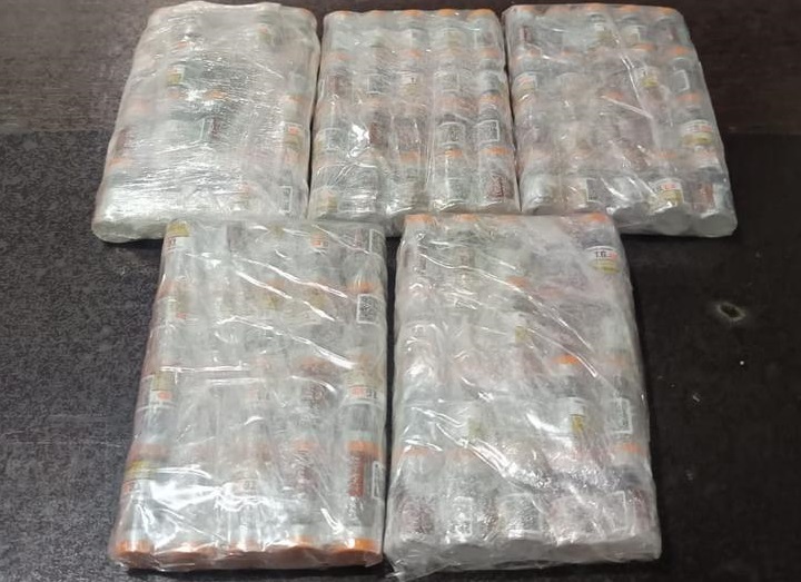 Medicamentos para emagrecimento contrabandeados são apreendidos em ônibus interestadual em Cascavel Imagem referente a Medicamentos para emagrecimento contrabandeados são apreendidos em ônibus interestadual em Cascavel