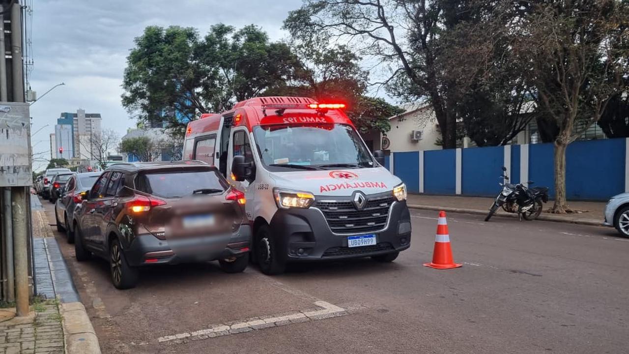 Motociclista é vítima de acidente de trânsito no Centro de Cascavel