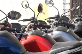 Funcionário desvia quase R$ 1 milhão de loja de moto em Curitiba e gasta tudo com mulheres e viagens