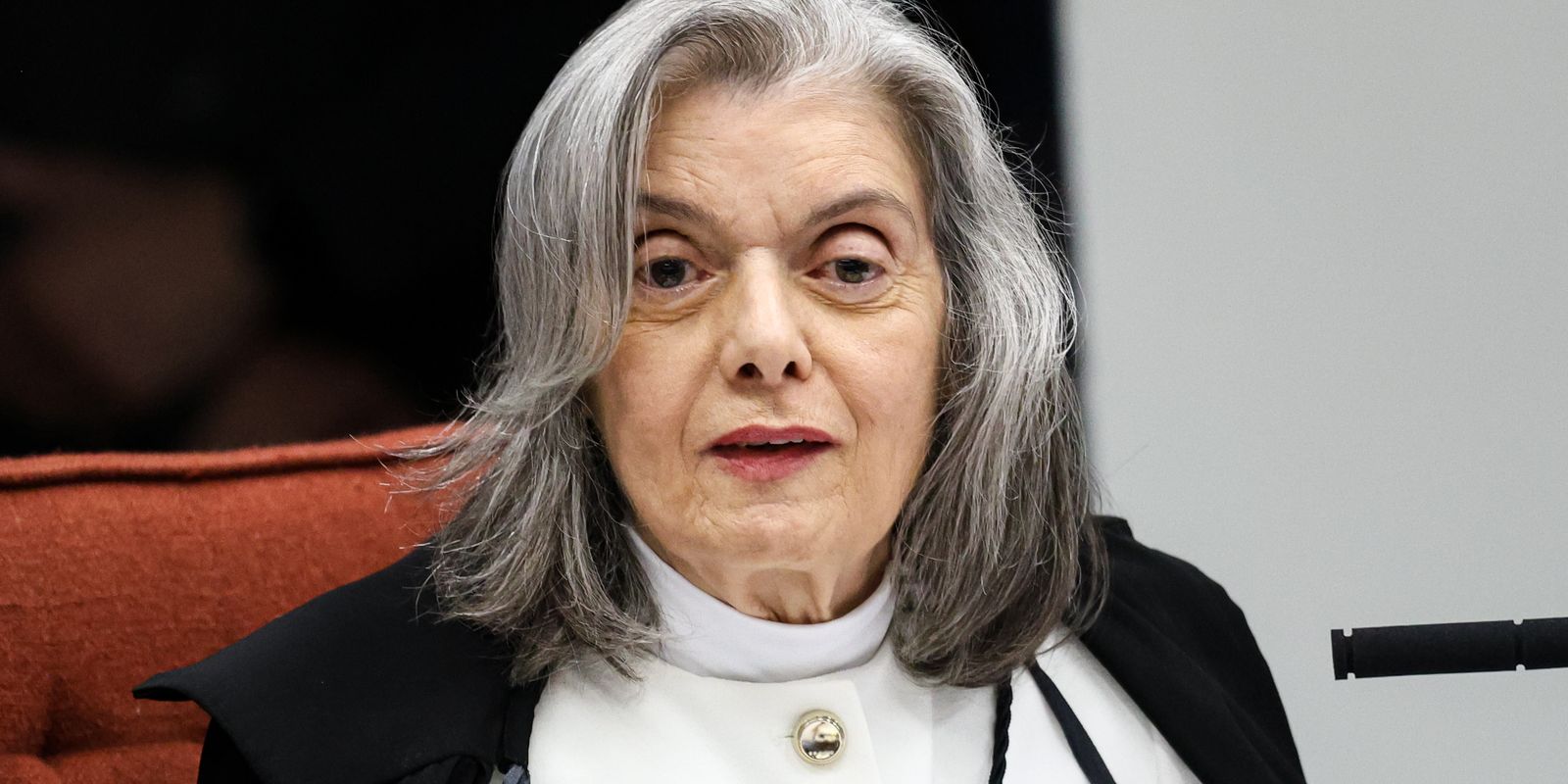 Imagem relativa a Cármen Lúcia: Judiciário deve buscar credibilidade, não popularidade
