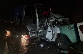 Motorista de caminhonete envolvida em acidente na BR-277 morreu na hora