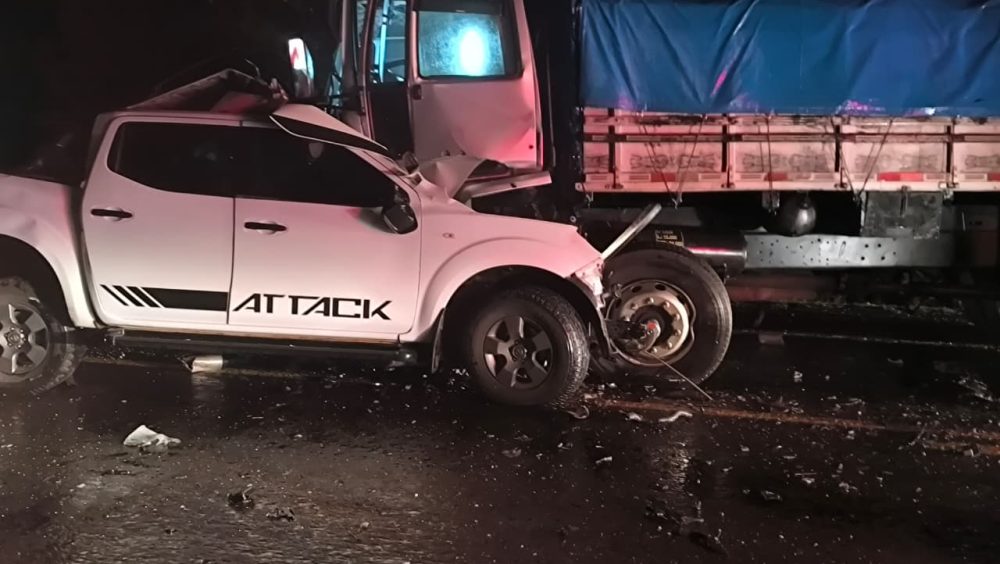 Colisão entre veículos com placas de Cascavel deixa um morto na BR-277 em Guaraniaçu Imagem referente a Colisão entre veículos com placas de Cascavel deixa um morto na BR-277 em Guaraniaçu