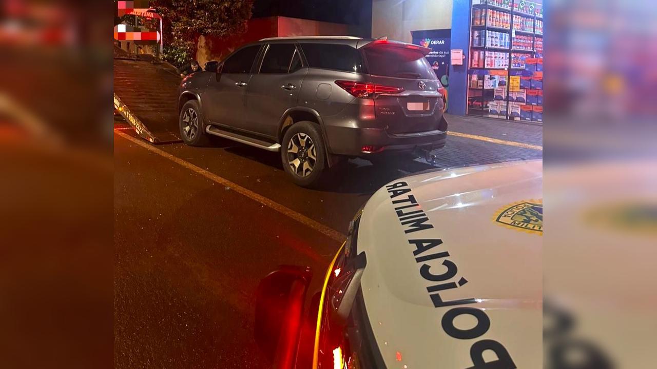 PM recupera SW4 furtada em Goioerê durante ação em Palotina Imagem relativa a PM recupera SW4 furtada em Goioerê durante ação em Palotina