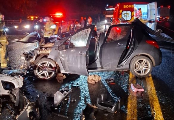Grave acidente na PR-444 deixa três pessoas da mesma família feridas; motorista foge do local