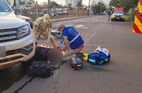 Motociclista fica ferido após acidente entre caminhonete e moto na Rua Vitória