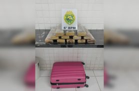 Mala rosa com cheiro de café leva PM a apreender mais de 20 quilos de maconha na BR-277