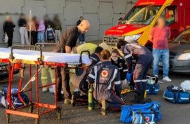 Motociclista sofre parada cardíaca, é reanimado por médico e segue em estado gravíssimo após acidente em Maringá