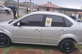 Polícia Militar recupera carro usado em roubos e devolve veículo ao proprietário em Foz do Iguaçu