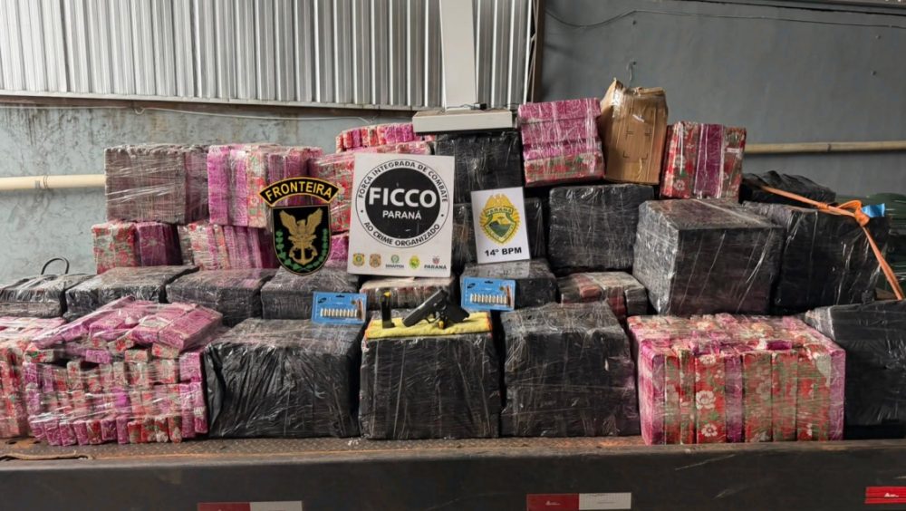 Ação integrada apreende quase duas toneladas de maconha e arma de fogo em Foz do Iguaçu Imagem referente a Ação integrada apreende quase duas toneladas de maconha e arma de fogo em Foz do Iguaçu