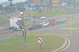 Veja como ocorreu forte engavetamento no Trevo da Portal, em Cascavel