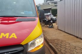 Motociclista é socorrido após acidente no Centro de Cascavel