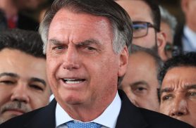 Moraes autoriza defesa de Bolsonaro a acompanhar depoimento sobre arma