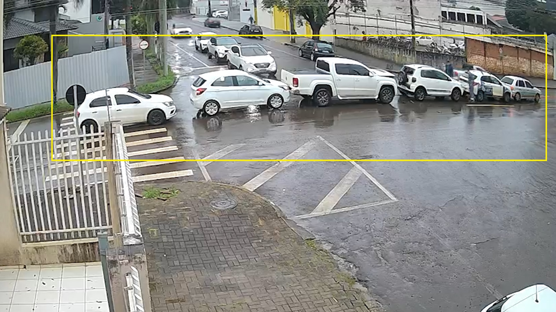 Veja como ocorreu acidente entre 6 veículos no Centro de Cascavel