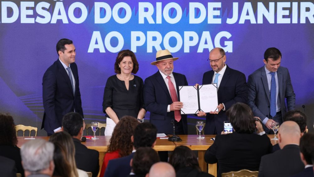 Novo acordo com a União reduz dívida do estado do RJ em R$ 40 bilhões Imagem referente a Novo acordo com a União reduz dívida do estado do RJ em R$ 40 bilhões