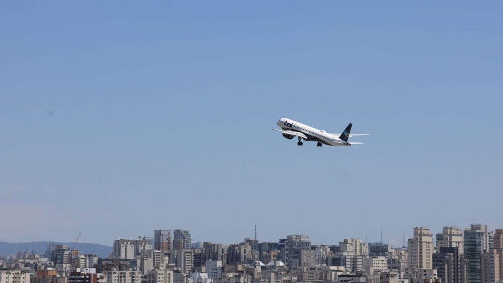 Brasil bate recorde de passageiros em voos domésticos em 2026 Imagem referente a Brasil bate recorde de passageiros em voos domésticos em 2026