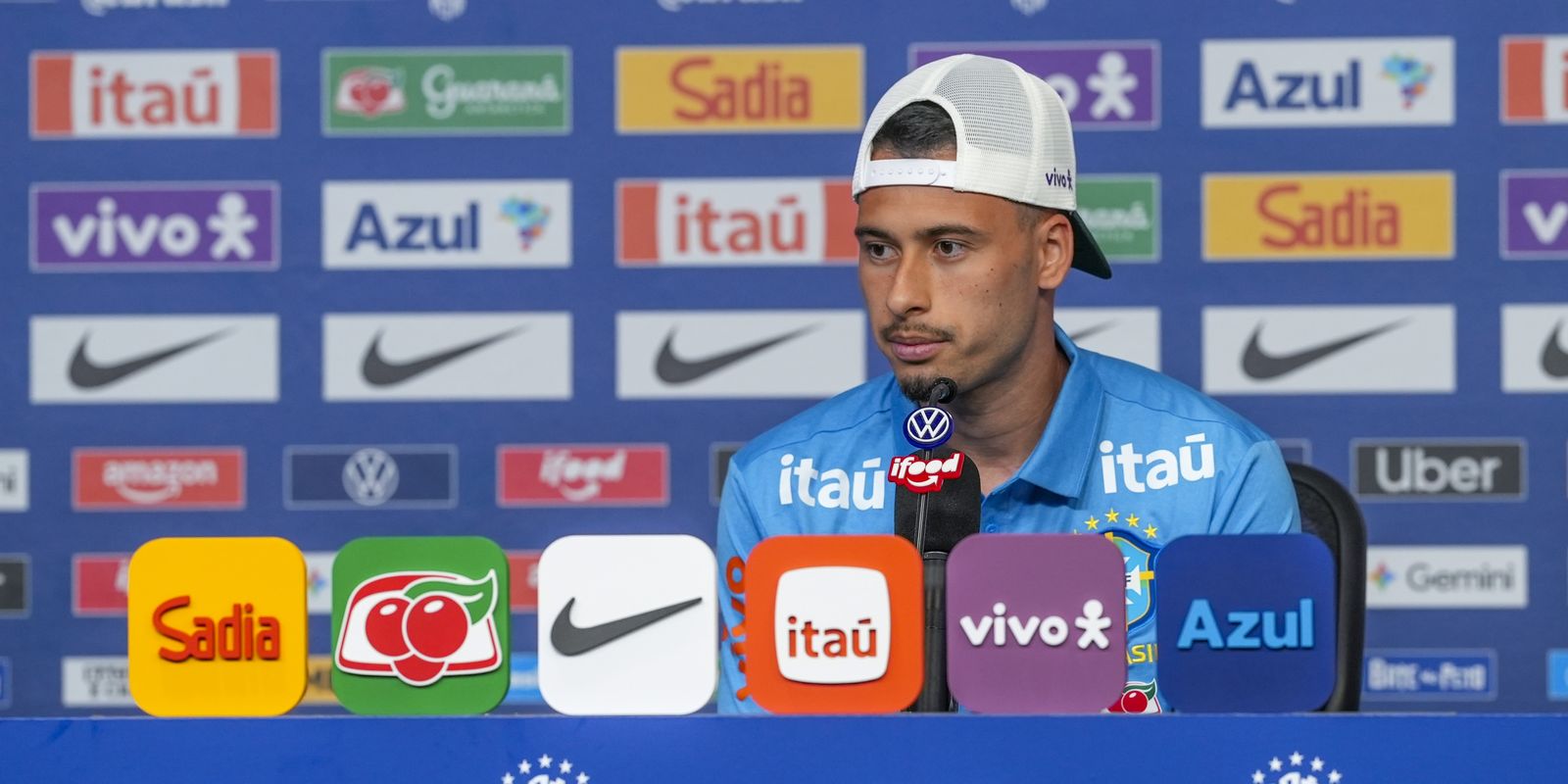 Imagem relativa a Martinelli admite substituir Raphinha e vê Neymar 