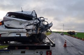 Argo e caminhão se envolvem em forte colisão na BR-163