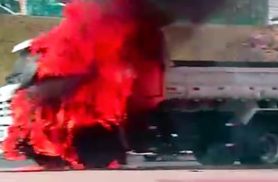 Incêndio atinge caminhão na Avenida
