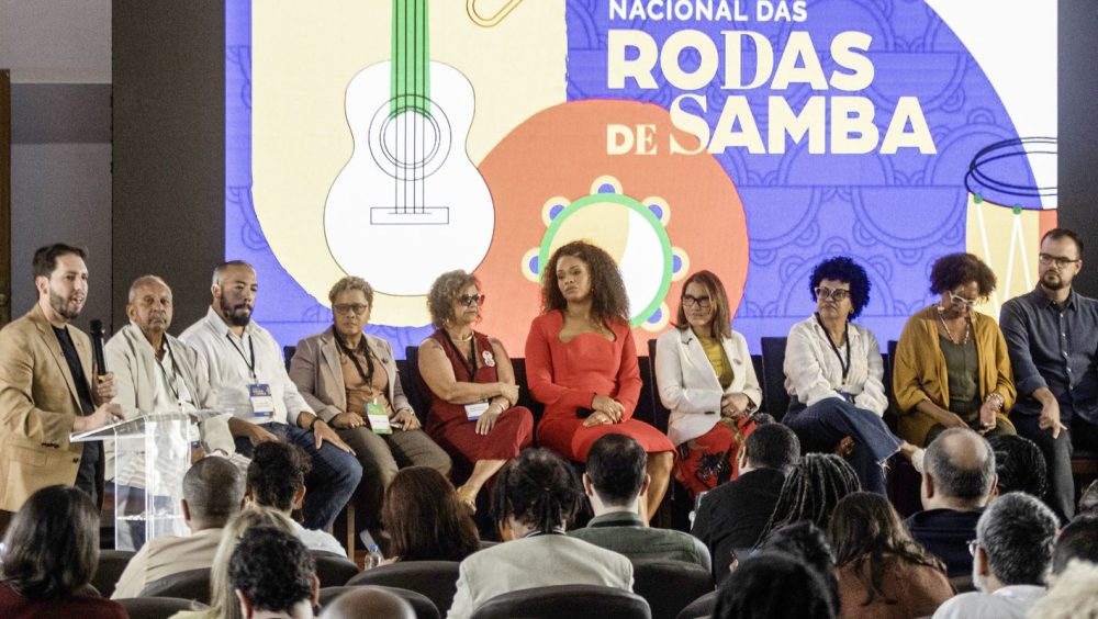 Sambistas debatem políticas públicas para trabalhadoras na cultura Imagem referente a Sambistas debatem políticas públicas para trabalhadoras na cultura