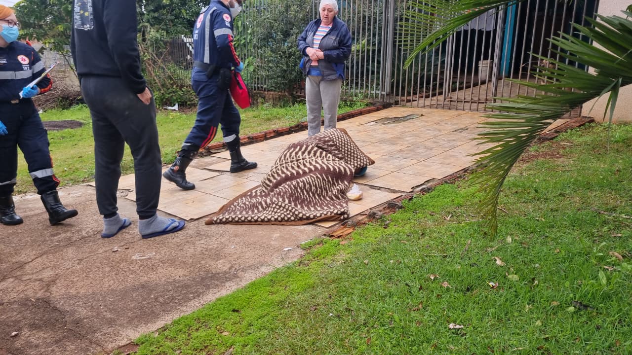 Morador de rua é salvo de hipotermia após ser encontrado só de cueca nesta manhã gelada