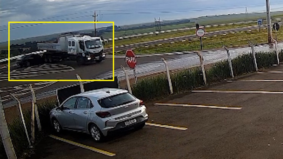 Novo ângulo de câmera mostra dinâmica de acidente no trevo da BR-277, em Santa Tereza do Oeste