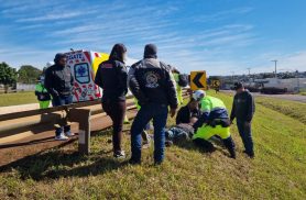 Motociclista é arremessado para fora da pista em acidente na rodovia PRc-467, em Cascavel