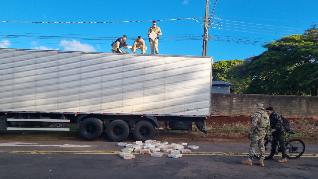 Transporte de maconha é interceptado em Sede Alvorada