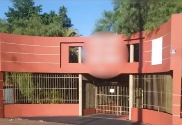 Chão de quadra de colégio cede e duas estudantes caem dentro de buraco em Londrina